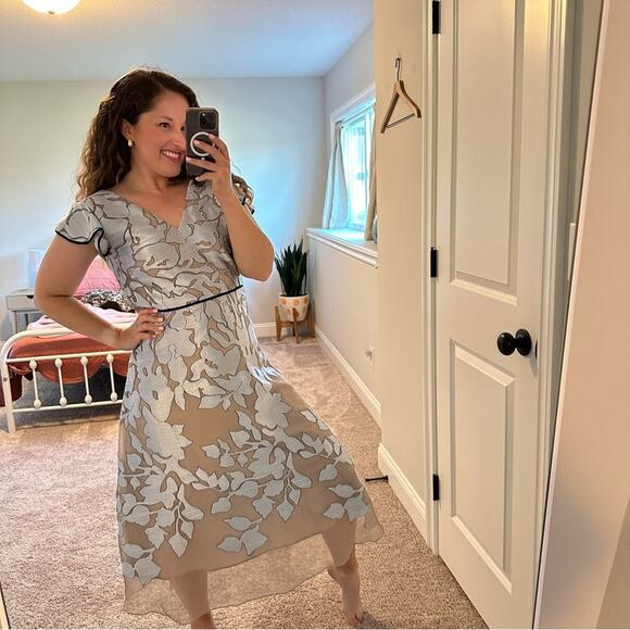 Hunter Bell Silver Metallic Cream Maxi Dress 2 - Picture 2 of 14